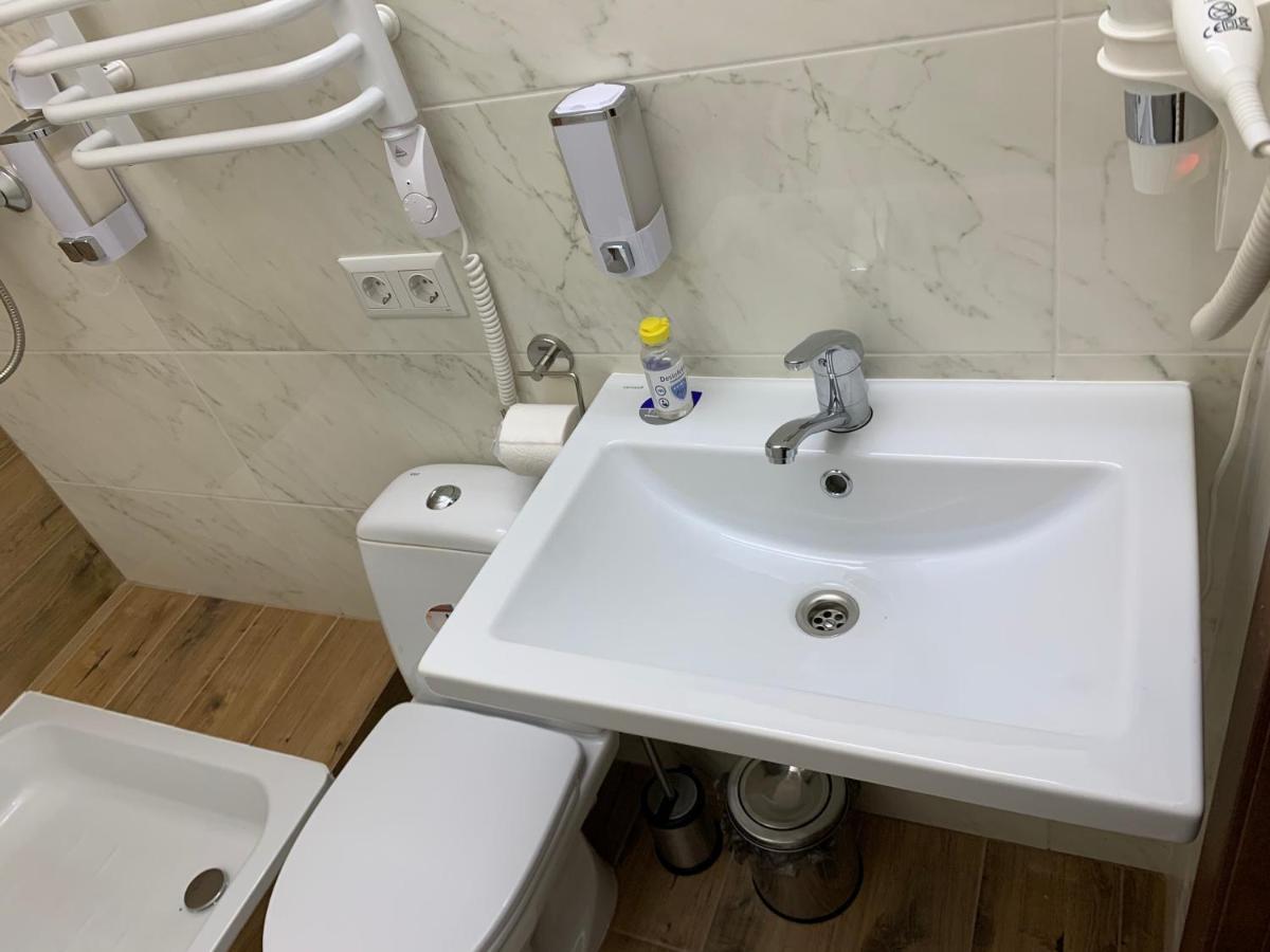 Апартаменти-Студія На Герцена TTchernivtsi Extérieur photo