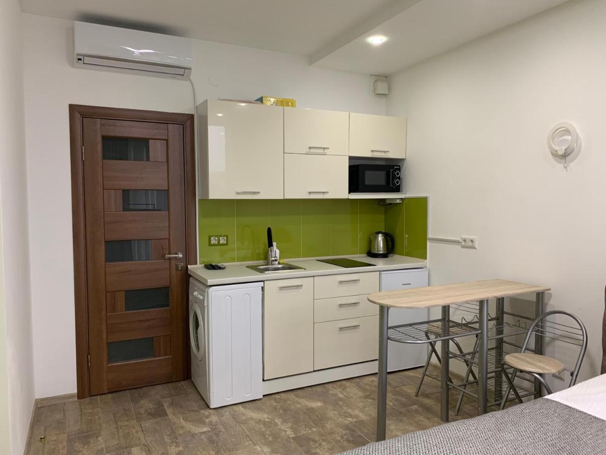 Апартаменти-Студія На Герцена TTchernivtsi Extérieur photo