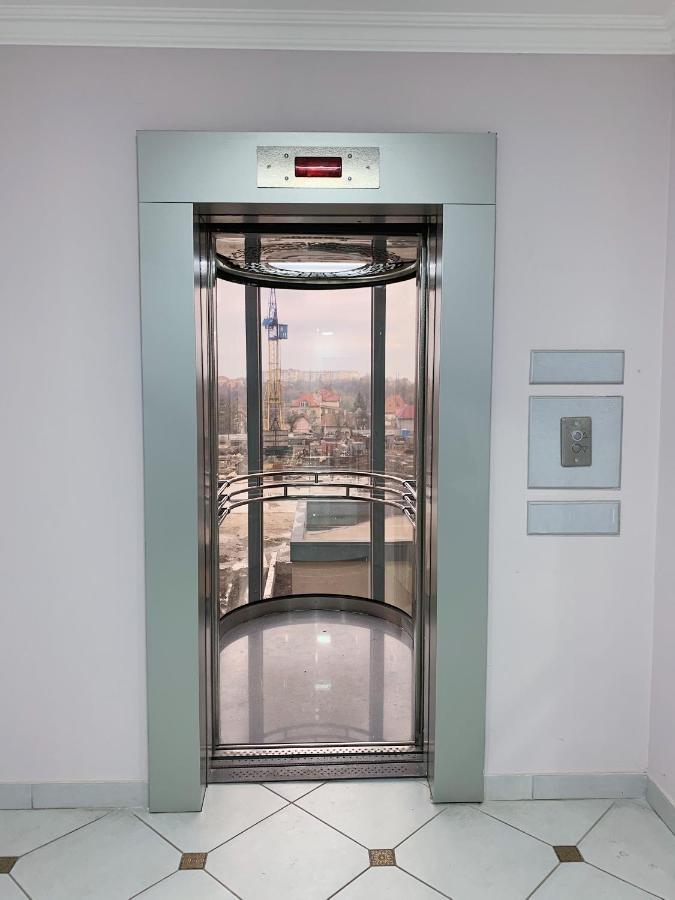 Апартаменти-Студія На Герцена TTchernivtsi Extérieur photo